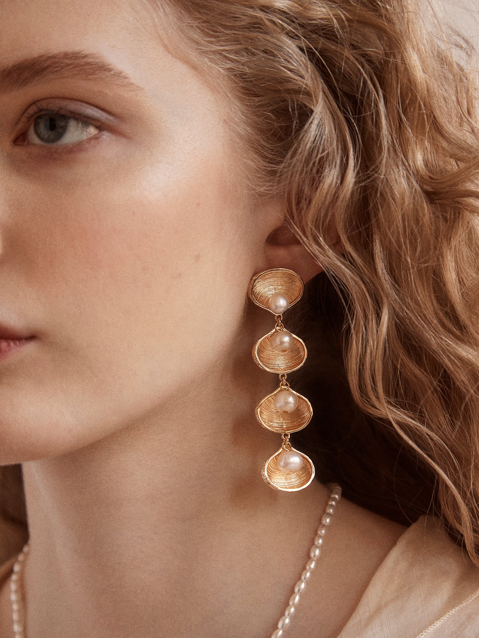 Calypso Seashell Earrings - Gold/Pearl - Image 3